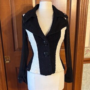 Joseph Ribkoff Black and Cream Textured Blazer. Women’s size 8
